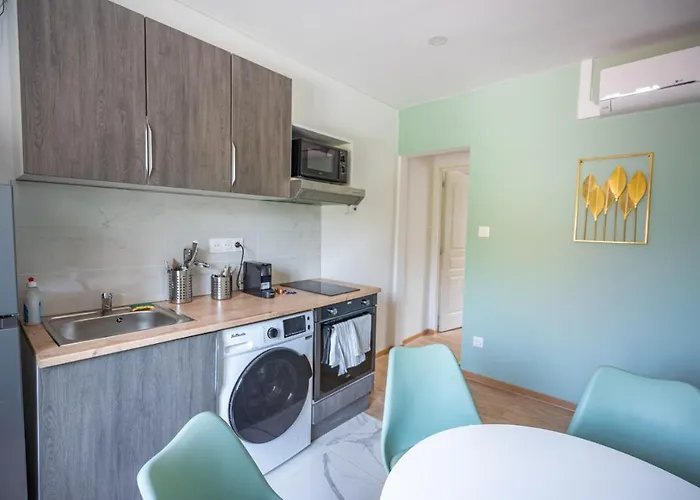 Capstay La Rhonelle - Netflix - 2 - Cuisine Valenciennes